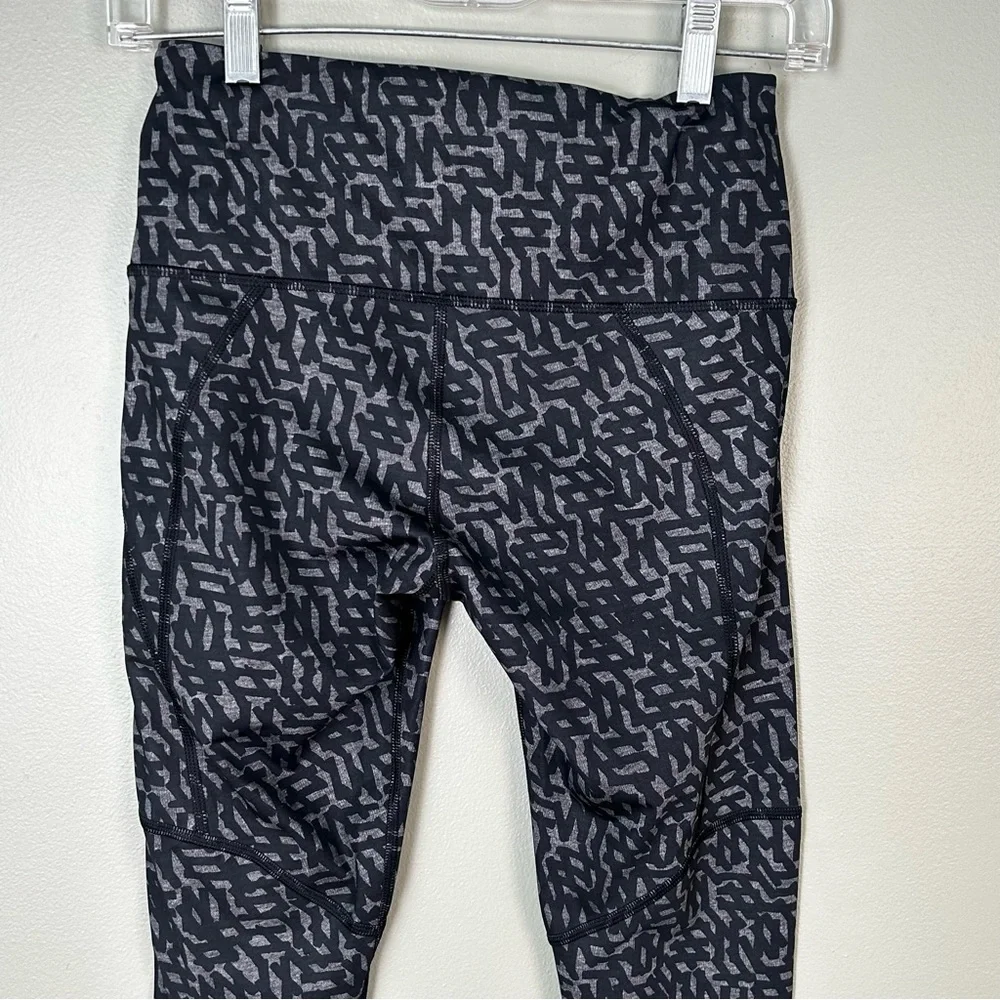 Lululemon leggings size 4 23” limited edition black grey women’s‎ workout